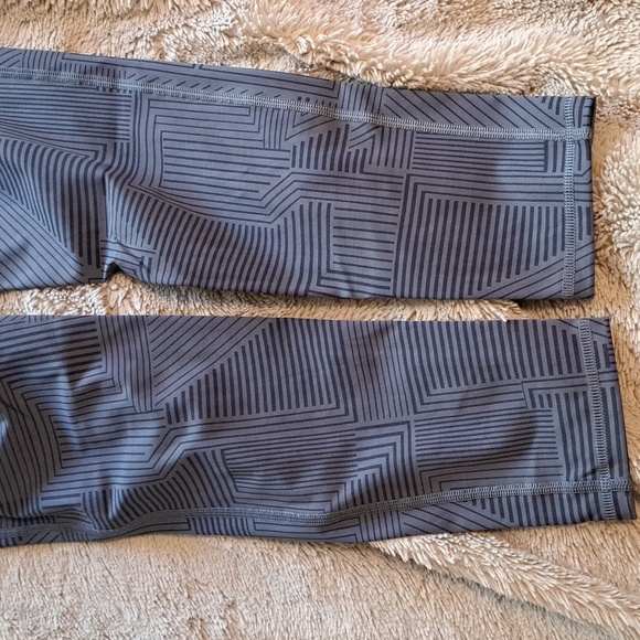 Gymshark Elevate Leggings - Picture 6 of 9